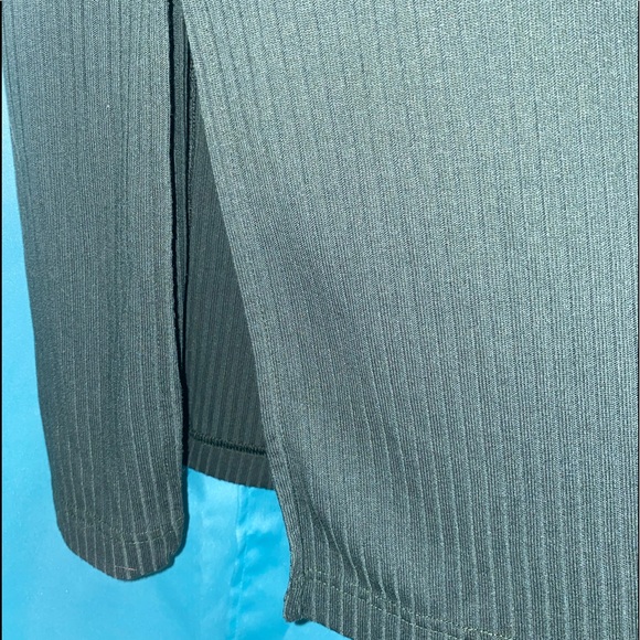 Old Navy Sleeveless V-Neck Ribbed Maxi Shift Dress - Picture 5 of 6